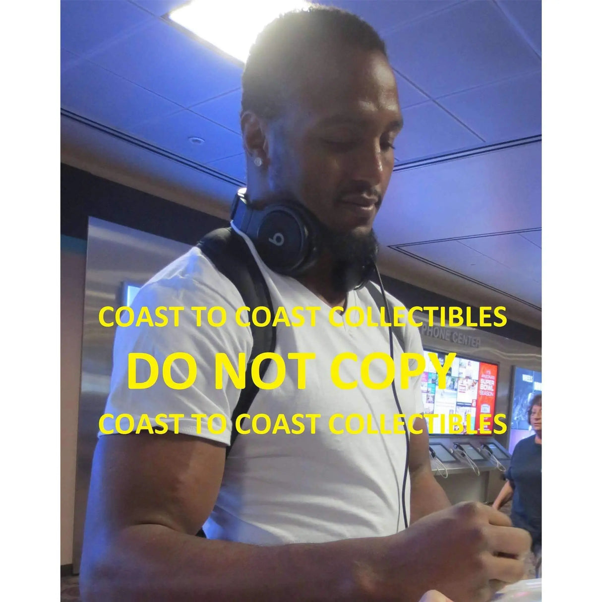 Robert Quinn, St. Louis Rams, Rams, Signed, Autographed, 8x10 Photo, a COA with the Proof Photo of Robert Signing Will Be Included