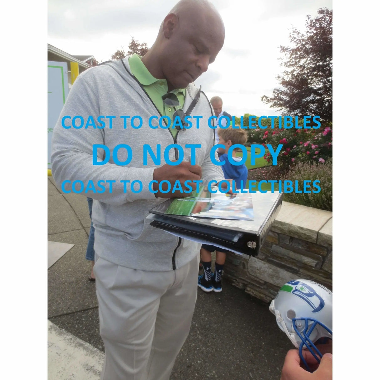 Warren Moon, Houston Oilers, Hall of Fame, Signed, Autographed, 8X10 Photo, a COA with the Proof Photo of Warren Signing Will Be Included=