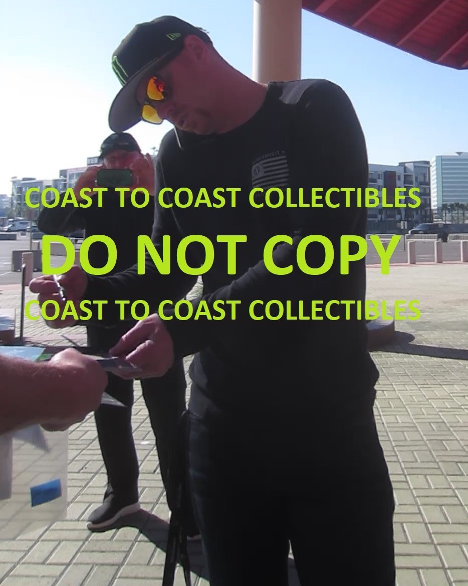 Ryan Villopoto, Supercross, Motocross, signed autographed, 8x10 Photo, COA with the proof photo will be included.