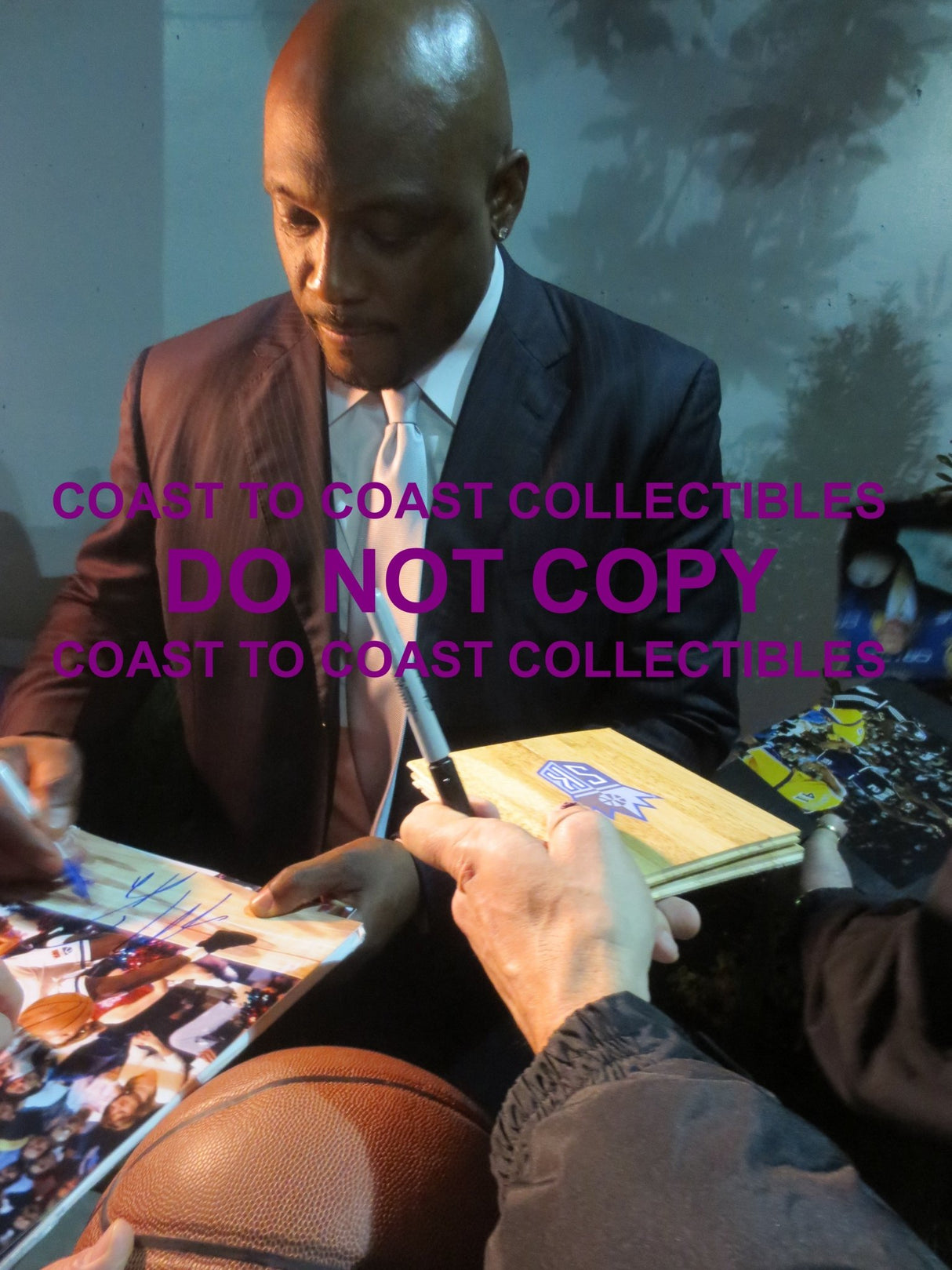 Mitch Richmond, Sacramento Kings, Signed, Autographed, Basketball 8X10 Photo, a Coa with the Proof Photo of Mitch Signing Will Be Included