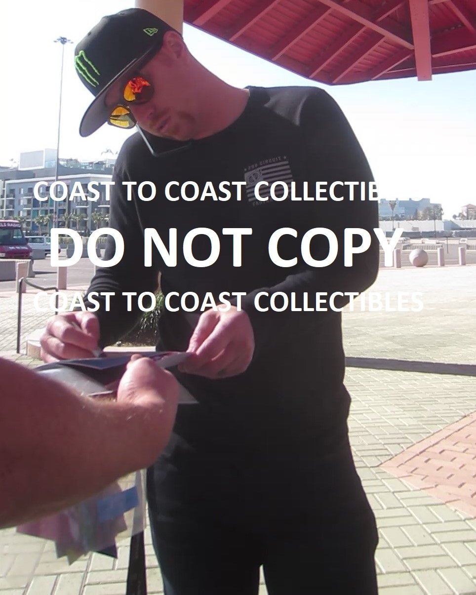 Ryan Villopoto, Supercross, Motocross, signed autographed, 8x10 Photo, COA with the proof photo will be included;