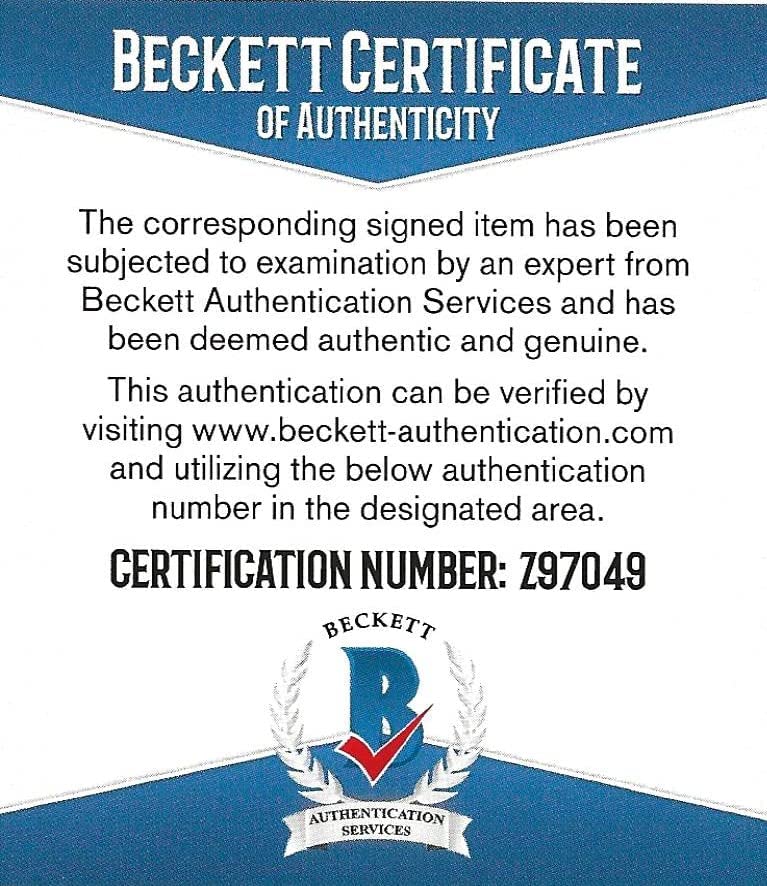 Luc Robitaille signed LA Kings logo Hockey Puck proof Beckett COA