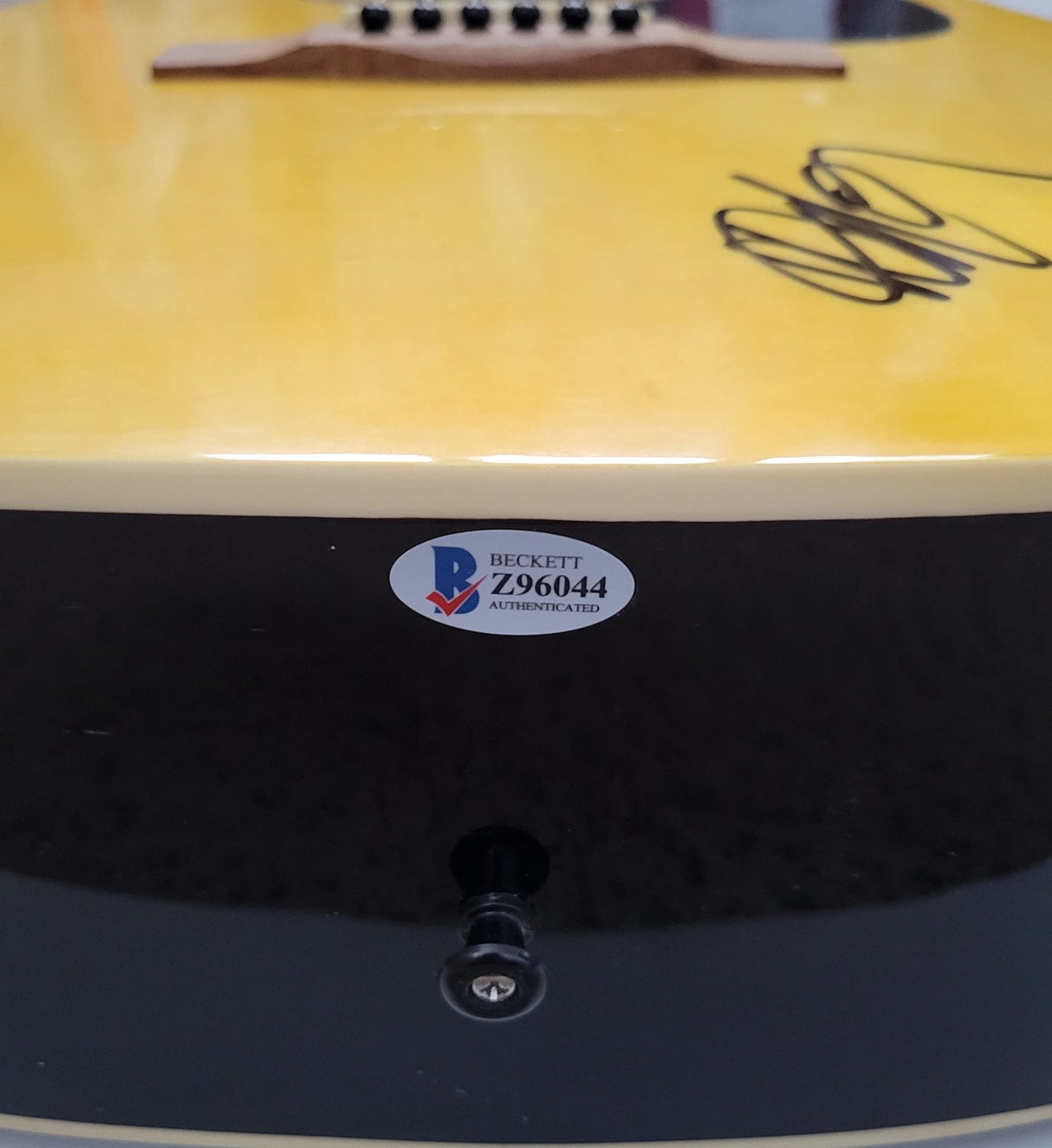 Willie Nelson Country music legend signed acoustic guitar Proof Beckett COA STAR autograph