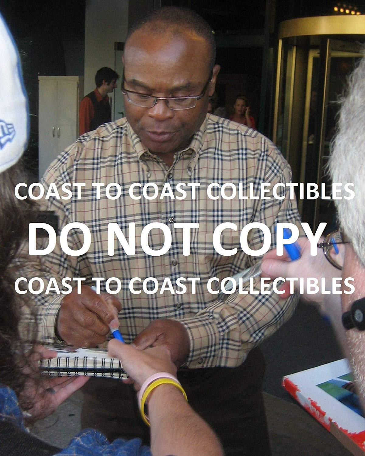 Mike Singletary Chicago Bears signed autographed, 8x10 Photo, COA with the proof photo will be included.