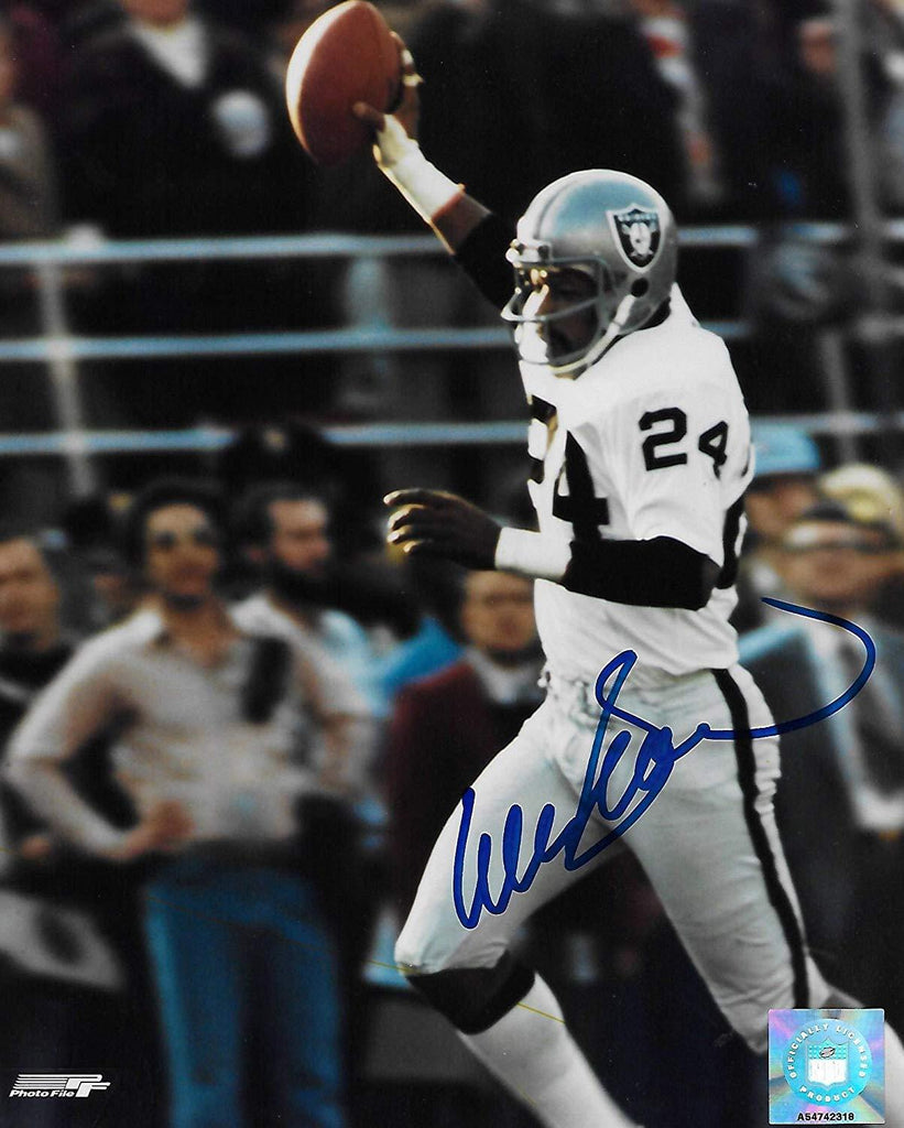 Willie Brown Oakland Raiders signed autographed, 8x10 Photo, COA with the proof photo will be included.