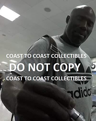 Terrell Davis Denver Broncos signed autographed, 8x10 Photo, COA with the proof photo will be included