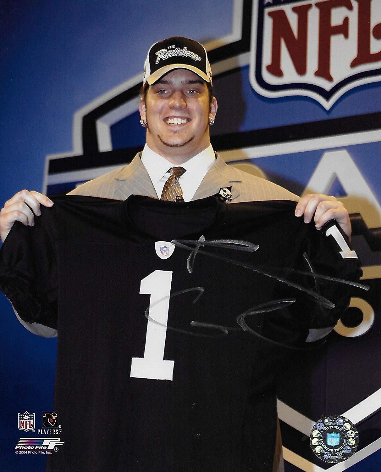 Robert Gallery Oakland Raiders signed autographed, 8x10 Photo, COA will be included.