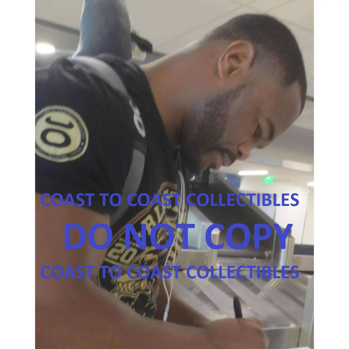 Rashad Evans, MMA, UFC, Signed, Autogrpahed, 8X10 Photo, a COA with the Proof Photo of Rashad Signing Will Be Included.