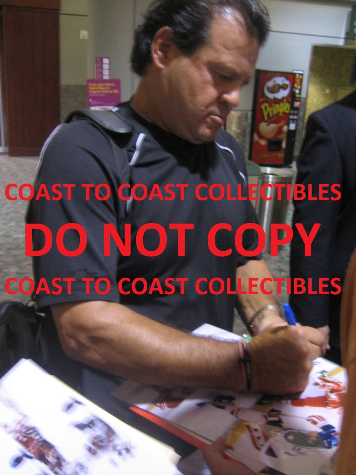 Mike Eruzione,1980 Lake Placid Winter Olymics, Usa Gold, signed, autographed, Hockey 8x10 Photo, Coa with the Proof Photo will be included.