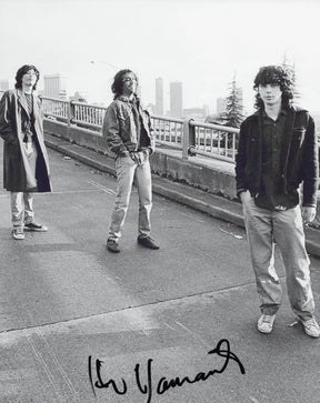 Hiro Yamamoto Soundgarden bassist signed 8x10 photo COA (Chris Cornell) Rare. STAR