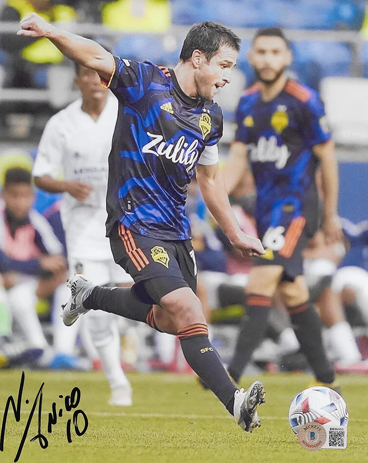 Nicolas Lodeiro signed autographed Seattle Sounders 8x10 photo proof Beckett COA.
