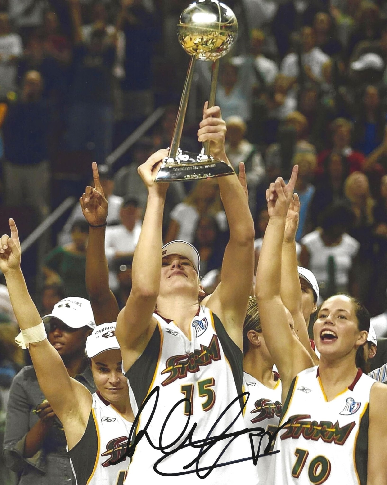 Lauren Jackson signed Seattle Storm 8x10 basketball photo COA Proof autograhed..