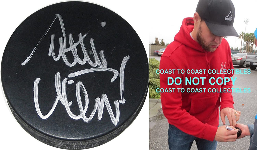 Antti Niemi Canadiens,Blackhawks,Sharks signed,autographed Hockey Puck,COA proof