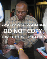 Mike Singletary Chicago Bears signed autographed, 8x10 Photo, COA with the proof photo will be included.