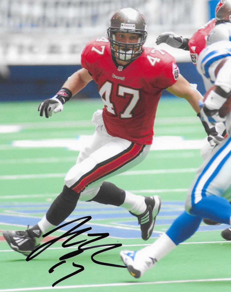 John Lynch signed Tampa Bay Buccaneers football 8x10 photo COA proof autographed.