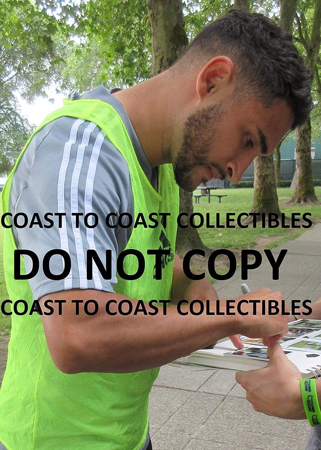 Cristian Roldan Seattle Sounders signed autographed soccer 8x10 photo. proof COA.