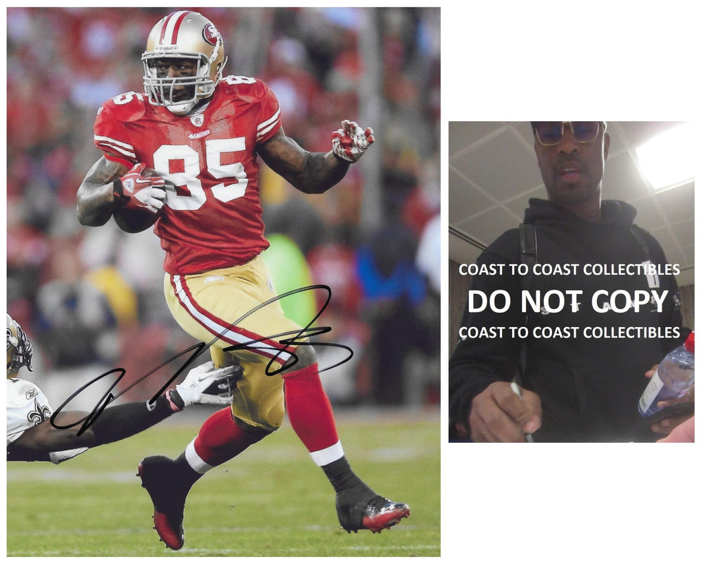 Vernon Davis signed San Francisco 49ers football 8x10 photo Proof COA autographed.