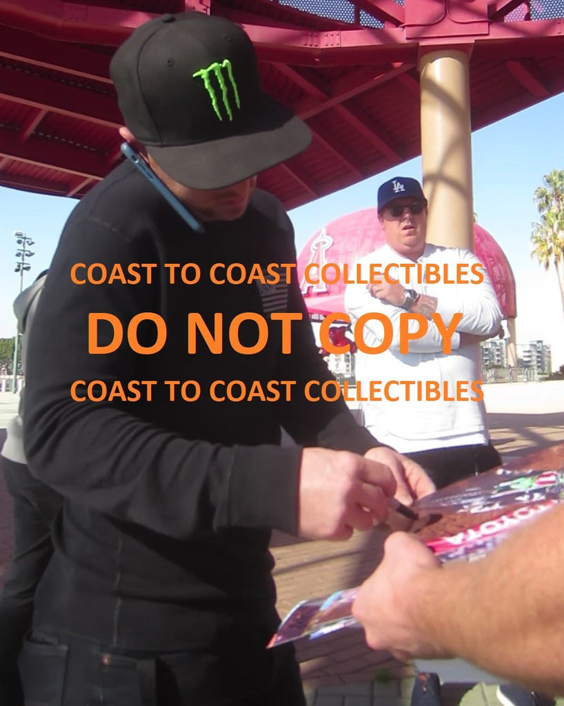 Ryan Villopoto, Supercross, Motocross, signed autographed, 8x10 Photo, COA with the proof photo will be included;