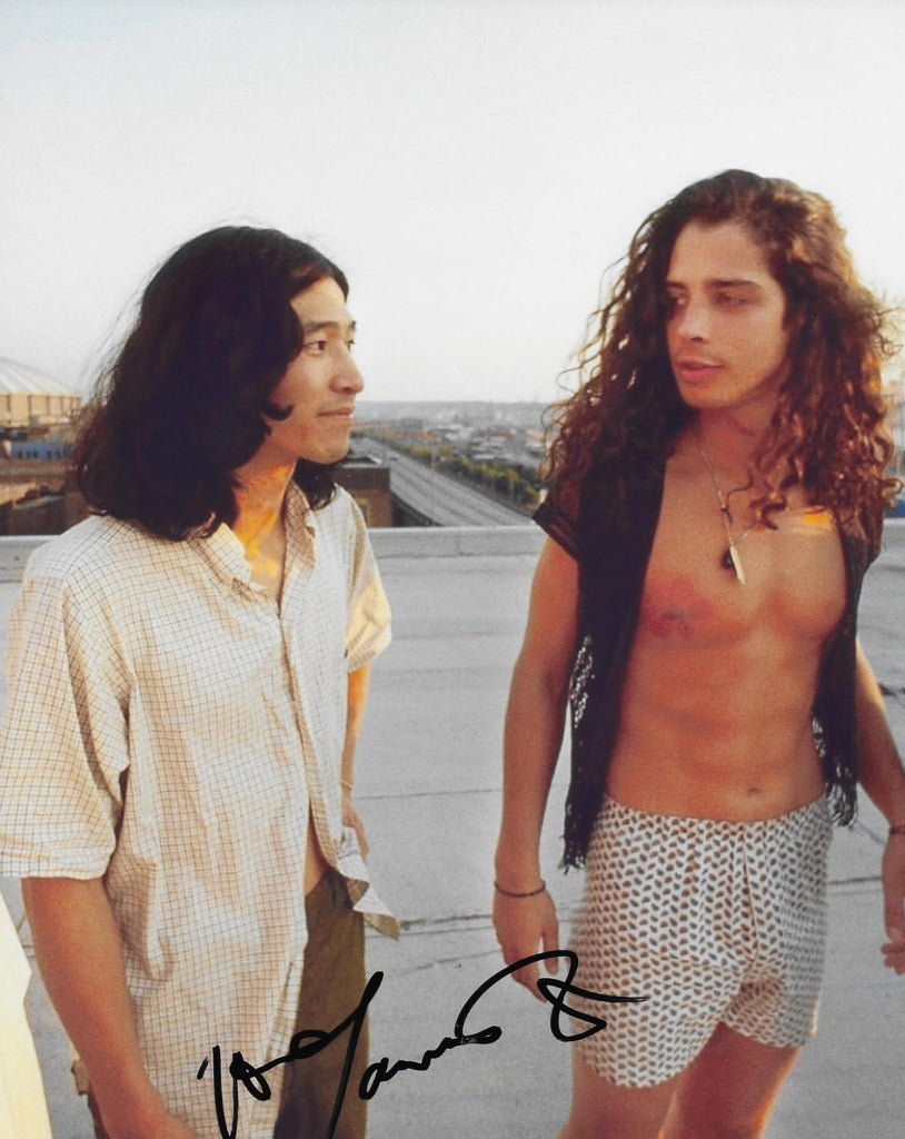 Hiro Yamamoto Soundgarden bassist signed 8x10 photo COA (Chris Cornell) Rare STAR