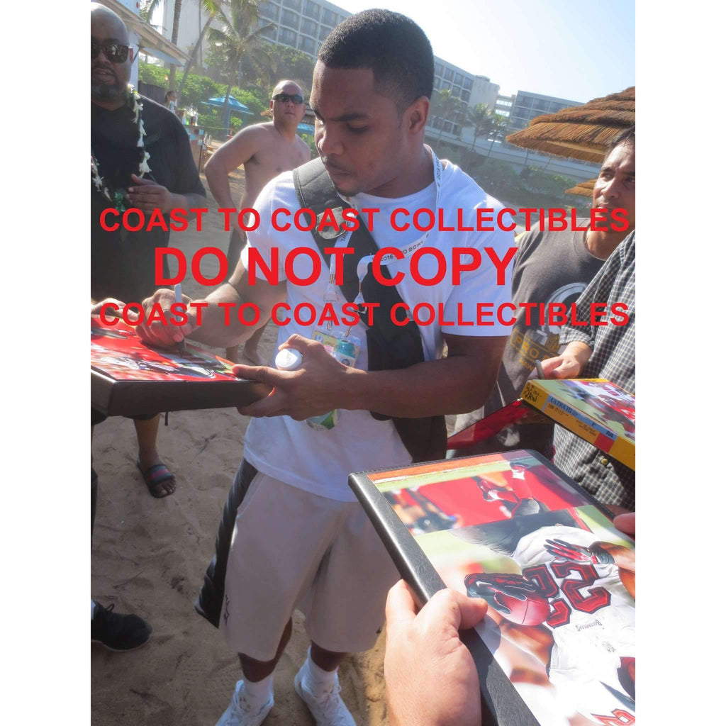 Doug Martin, Tampa Bay Buccaneers, Bucs, Signed, Autographed, 8X10 Photo, a COA with the Proof Photo of Doug Signing Will Be Included.