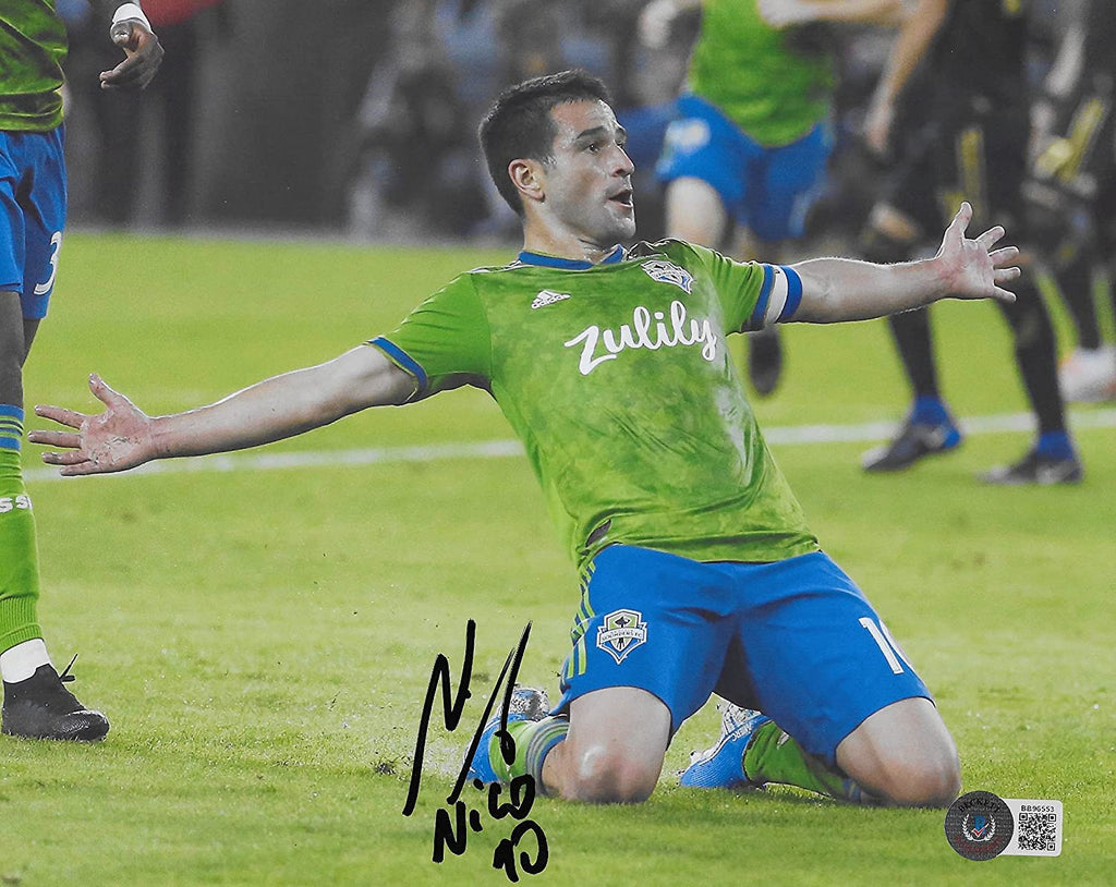 Nicolas Lodeiro signed autographed Seattle Sounders 8x10 photo proof Beckett COA