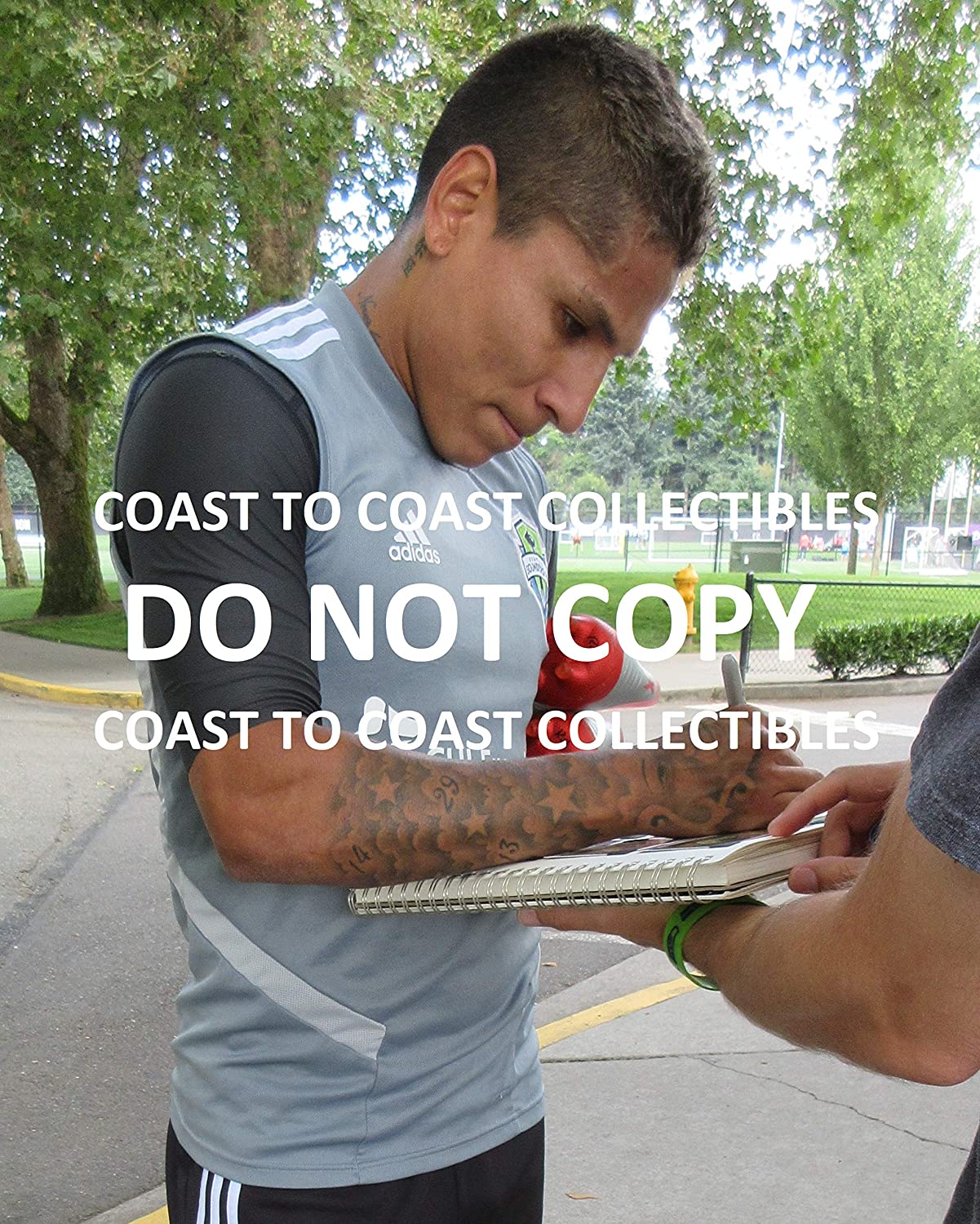Raul Ruidiaz autographed Seattle Sounders soccer 8x10 photo COA proof