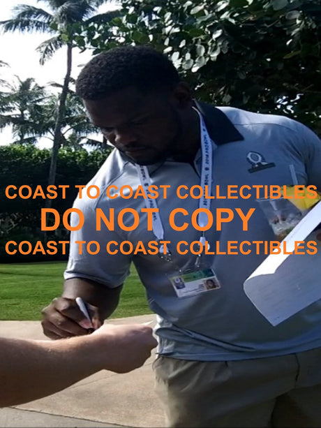 Geno Atkins, Cincinnati Bengals, Signed, Autographed, 8X10 Photo, a COA with the Proof Photo of Geno Signing Will Be Included.