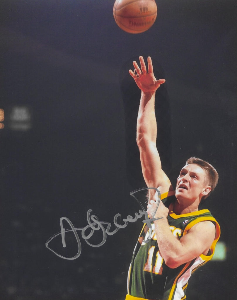 Detlef Schrempf signed Seattle Sonics 8x10 Basketball photo Proof COA autographed